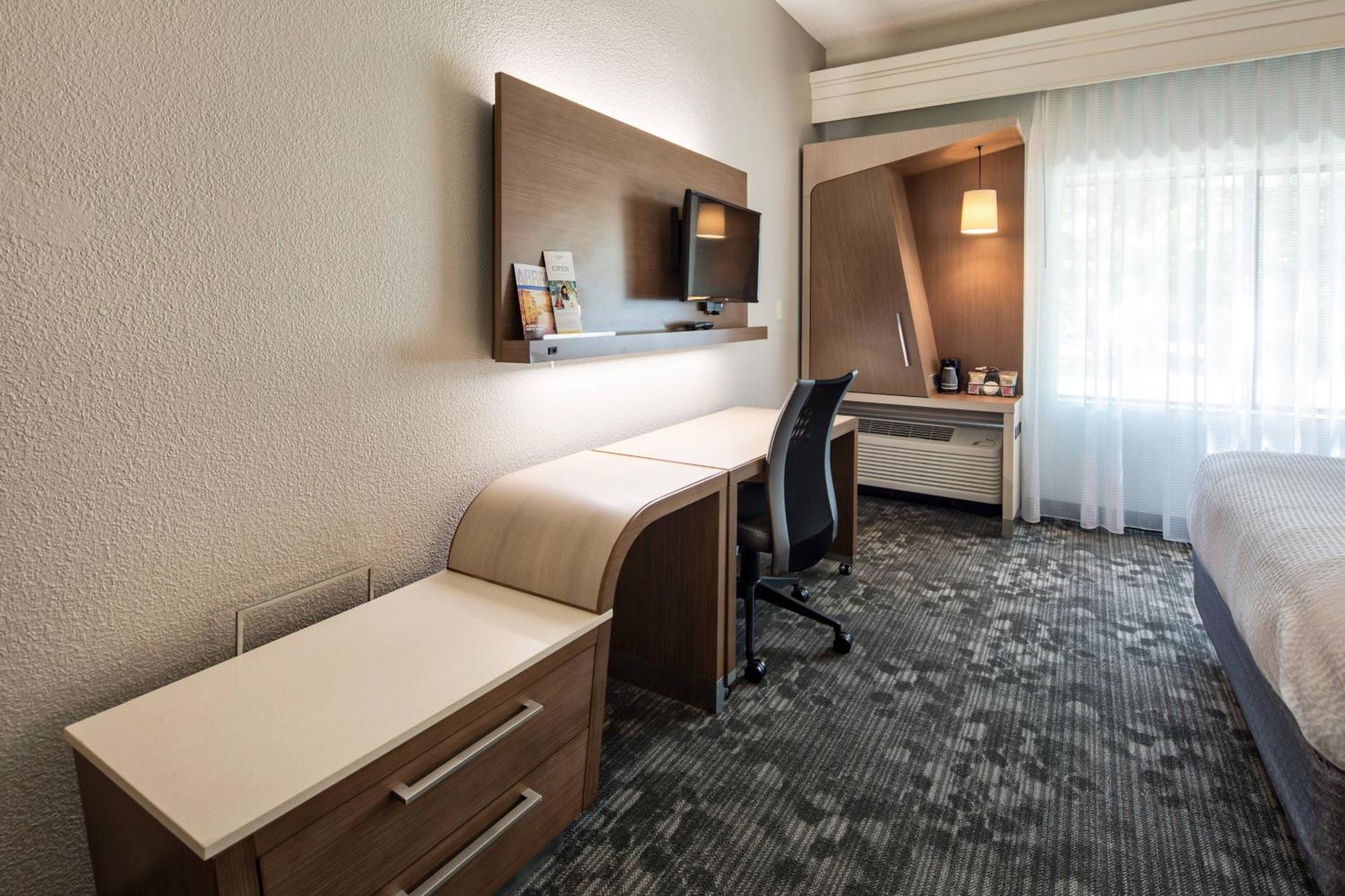 Courtyard By Marriott Rock Hill Otel Dış mekan fotoğraf