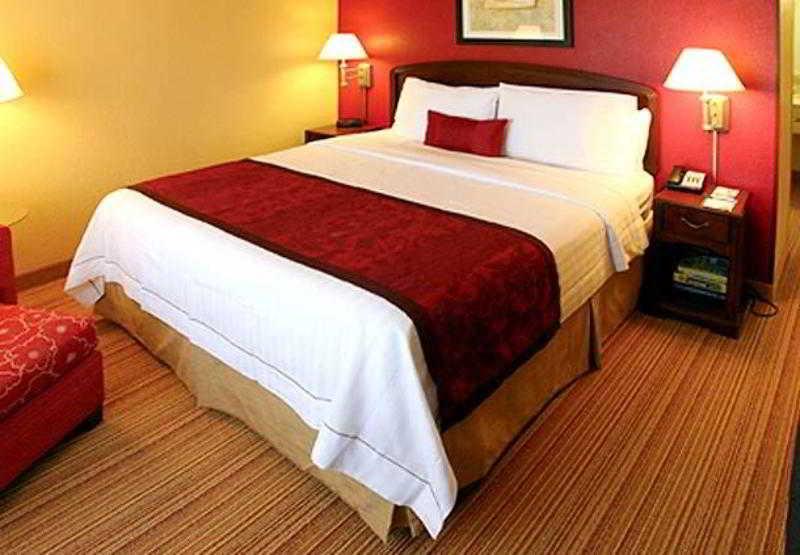 Courtyard By Marriott Rock Hill Otel Oda fotoğraf